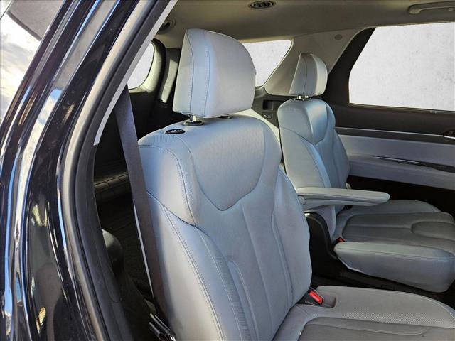 Used 2022 Hyundai Palisade SEL w/ Premium Package image 17