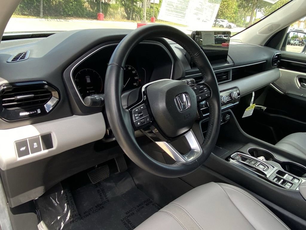 Used 2025 Honda Pilot EX-L image 22