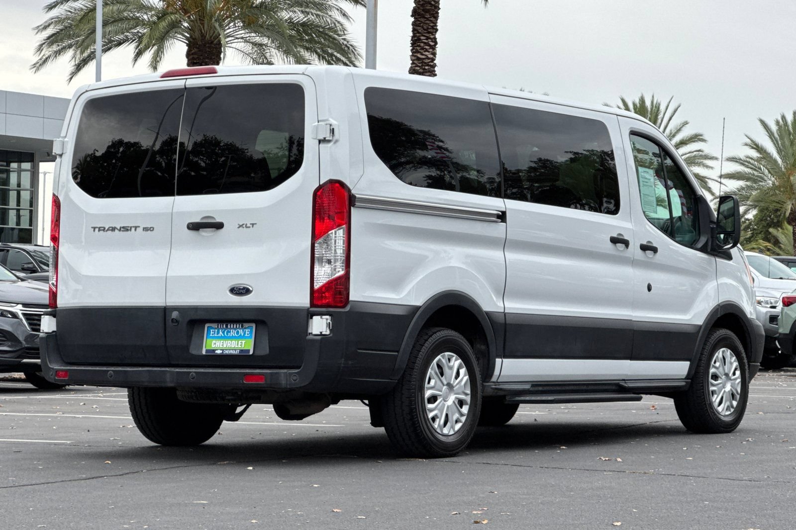 Used 2019 Ford Transit 150 XLT RWD image 3