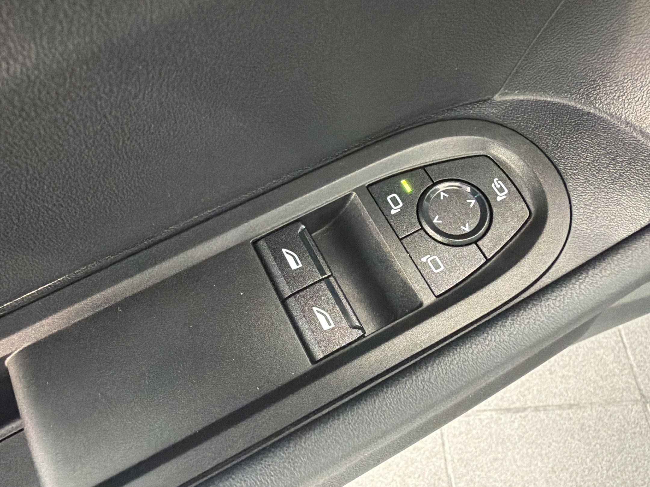 Certified 2025 MINI Cooper S FWD image 13