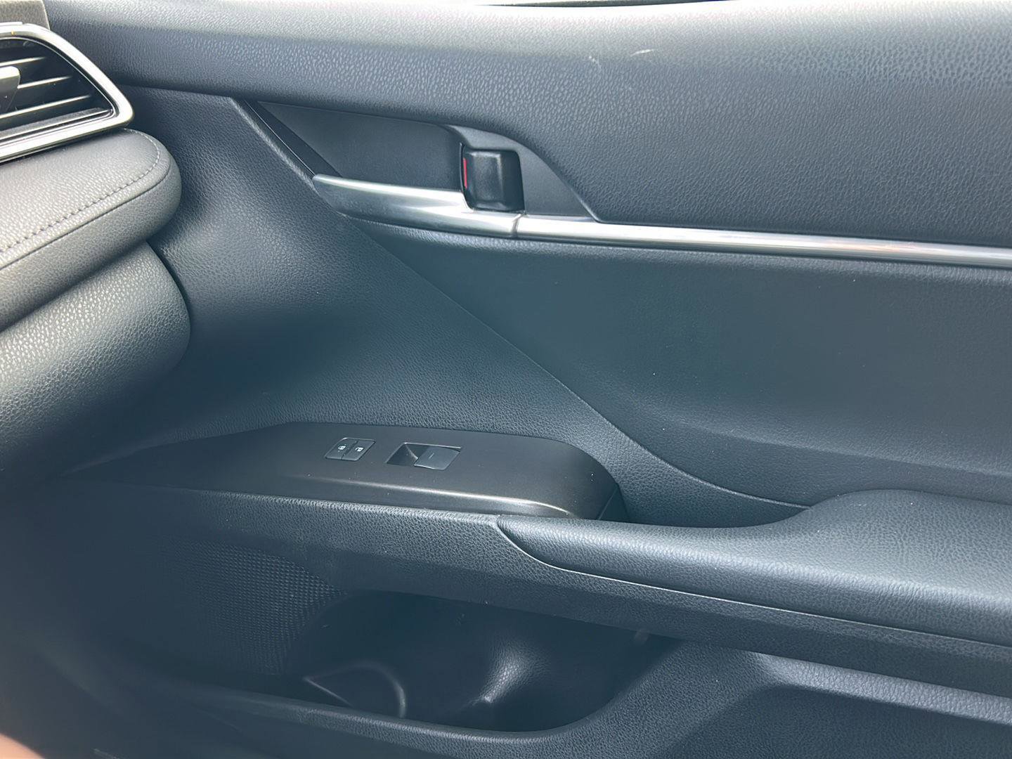 Used 2024 Toyota Camry LE image 17