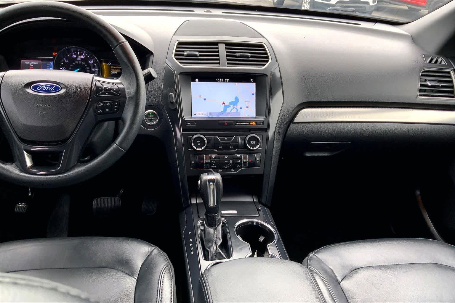 Used 2018 Ford Explorer XLT w/ Equipment Group 202A FWD image 7