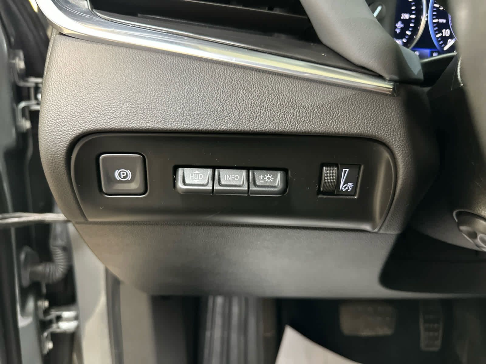 Certified 2023 Buick Enclave Premium w/ Trailering Package, 5000 lbs. image 22