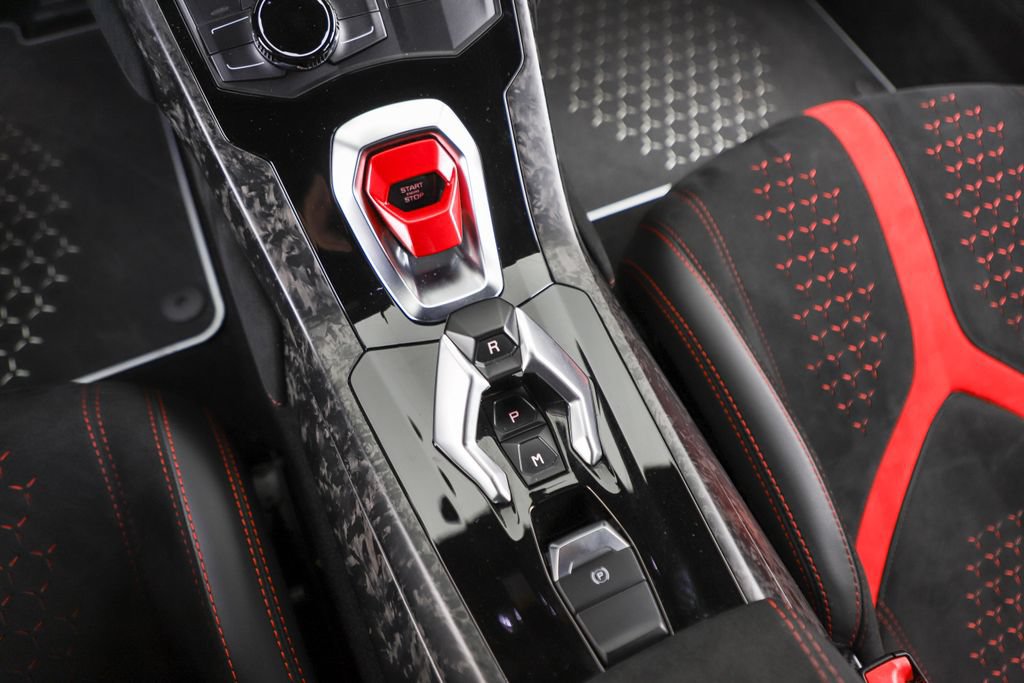 Used 2018 Lamborghini Huracan Performante AWD/4WD image 43