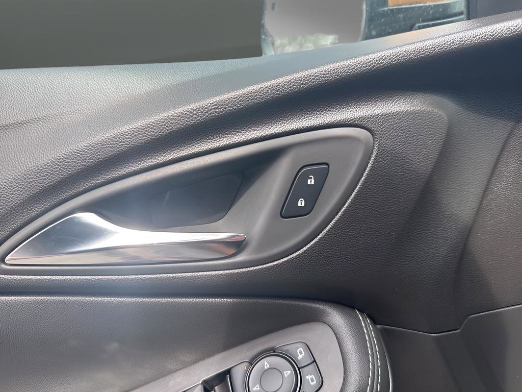 Used 2024 Buick Encore GX Preferred w/ Comfort Package AWD/4WD image 15