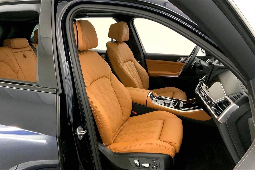 Certified 2024 BMW X5 xDrive50e w/ M Sport Package image 6
