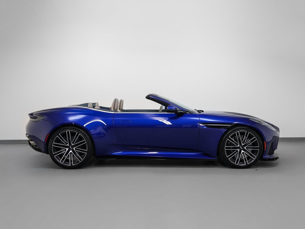 Used 2024 Aston Martin DB12 Convertible image 4
