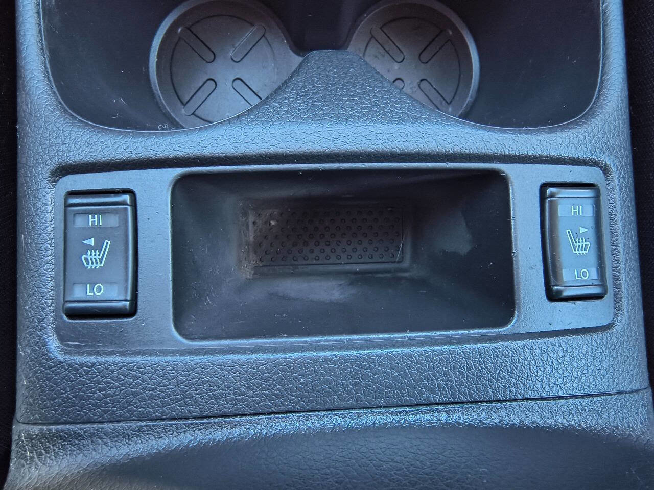 Used 2017 Nissan Rogue SV w/ SV Premium Package image 16