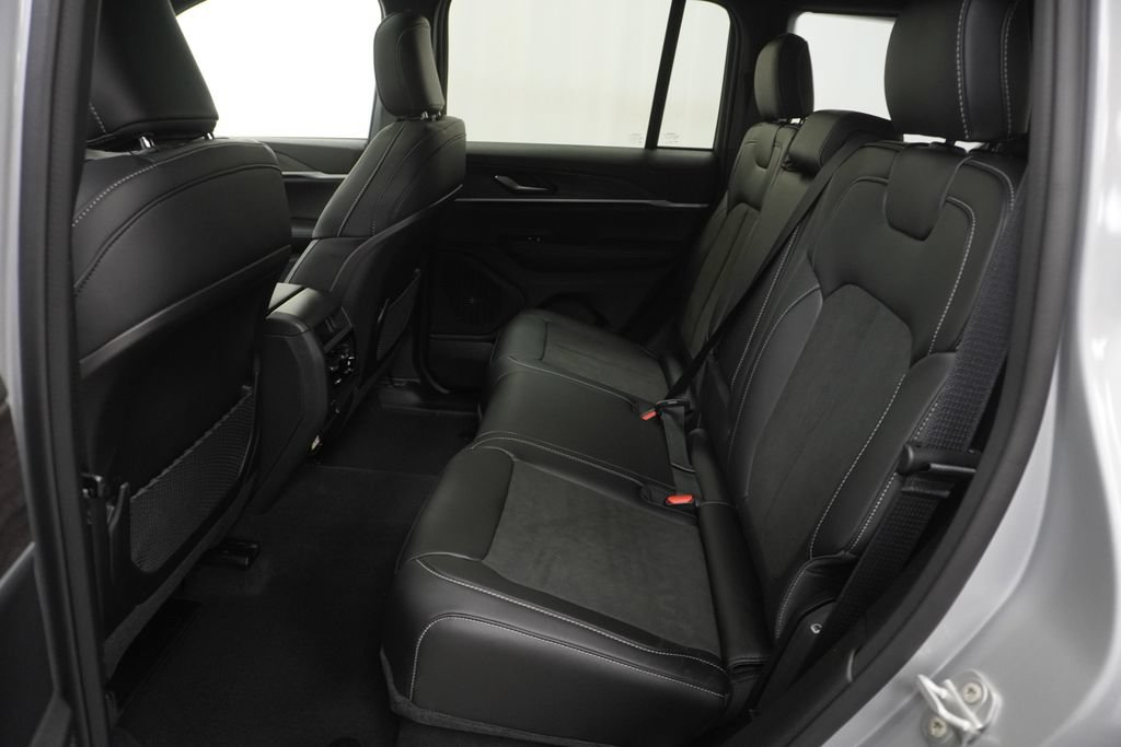 New 2026 Jeep Grand Cherokee Altitude AWD/4WD image 17