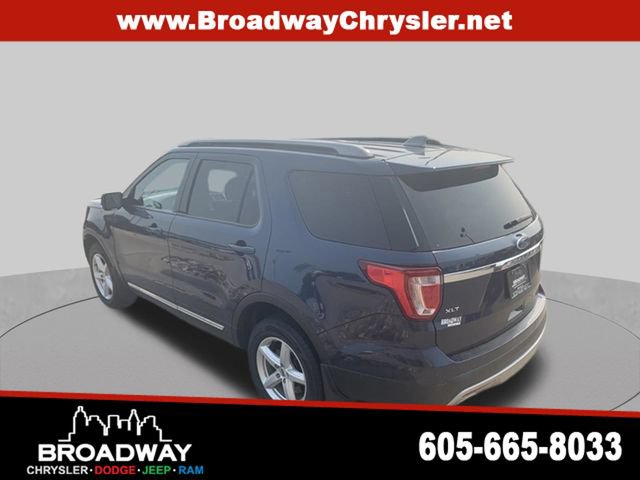 Used 2017 Ford Explorer XLT AWD/4WD image 3