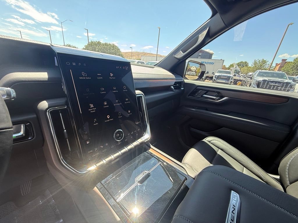 Used 2026 GMC Yukon XL Denali w/ Sun & Power Step Package AWD/4WD image 13