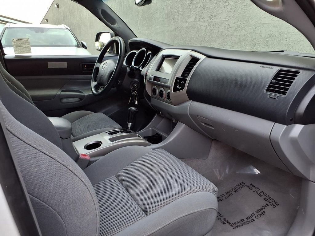Used 2005 Toyota Tacoma PreRunner image 22