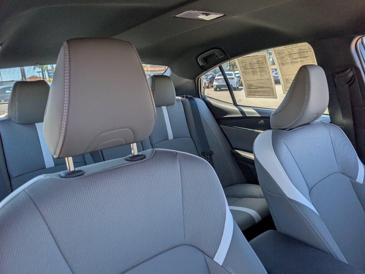 Used 2026 Toyota Camry SE w/ Convenience Package image 3