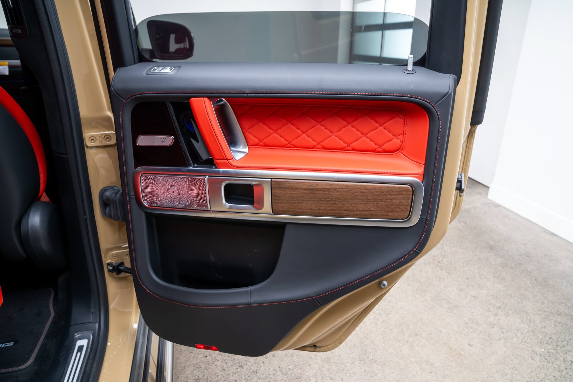 Used 2025 Mercedes-Benz G 580 w/ EQ Technology image 27