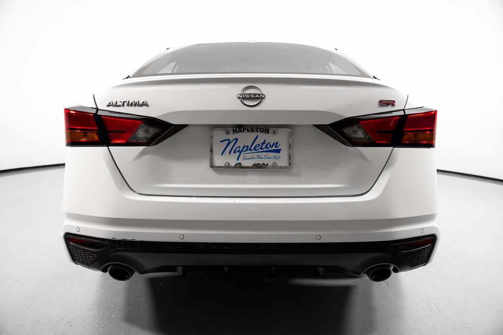 Used 2024 Nissan Altima 2.5 SR FWD image 11