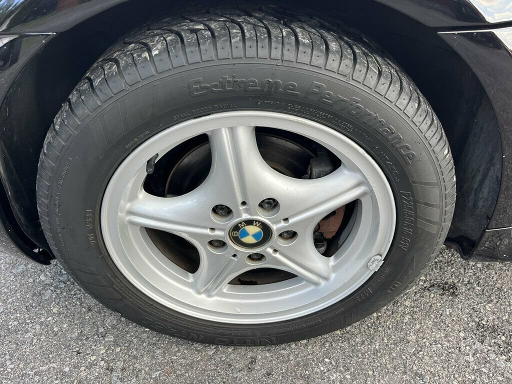 Used 1999 BMW Z3 2.5i RWD image 27