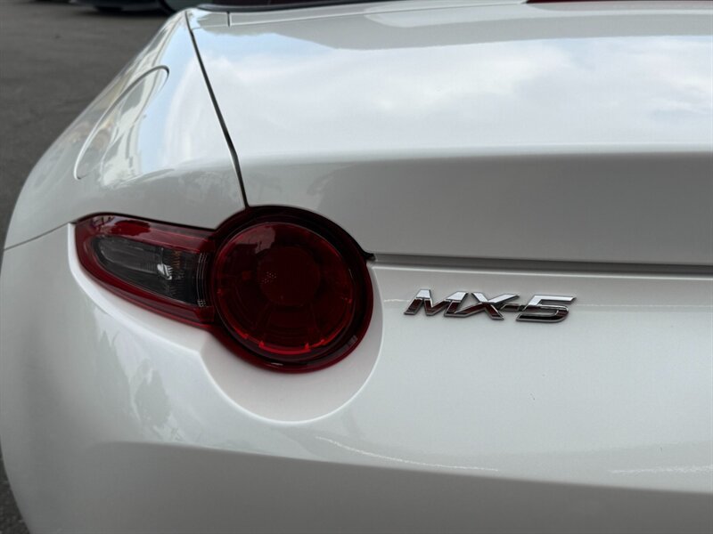Used 2018 MAZDA MX-5 Miata Grand Touring RWD image 13