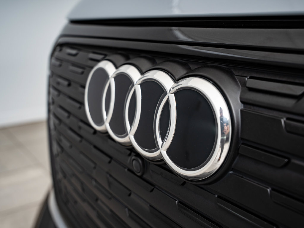 Used 2024 Audi Q4 e-tron Premium Plus w/ Premium Plus AWD/4WD image 3