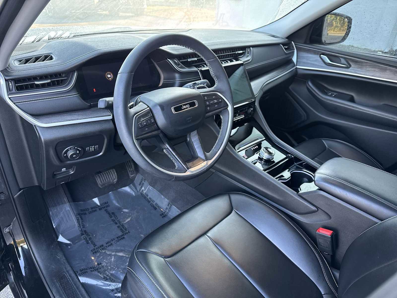 Used 2023 Jeep Grand Cherokee L Limited w/ Black Appearance Package image 2