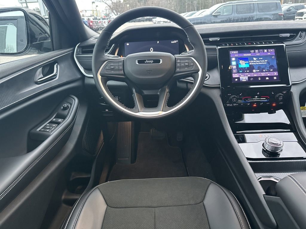 New 2025 Jeep Grand Cherokee Altitude AWD/4WD image 14