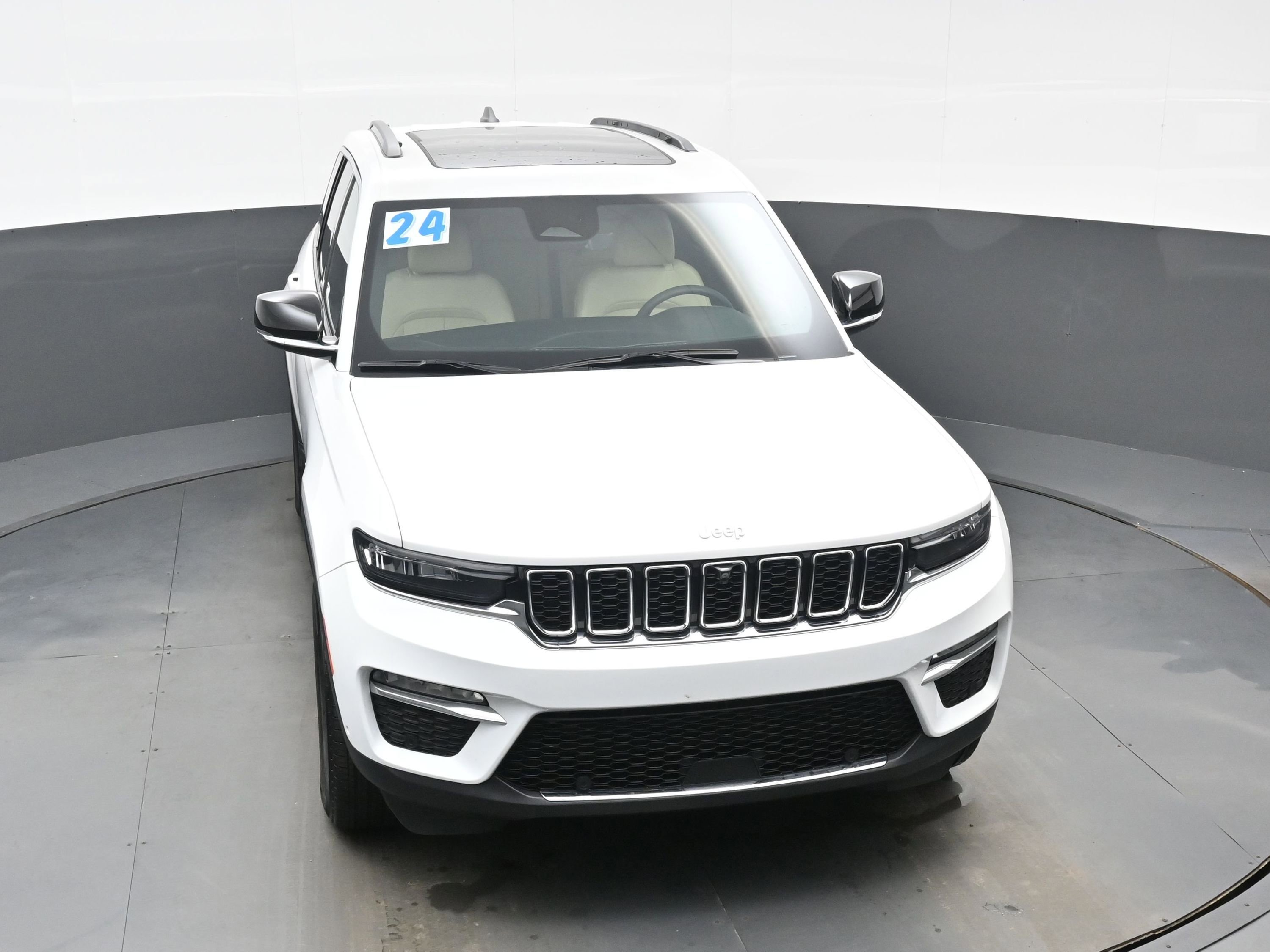 Used 2024 Jeep Grand Cherokee Limited w/ Luxury Tech Group II image 41