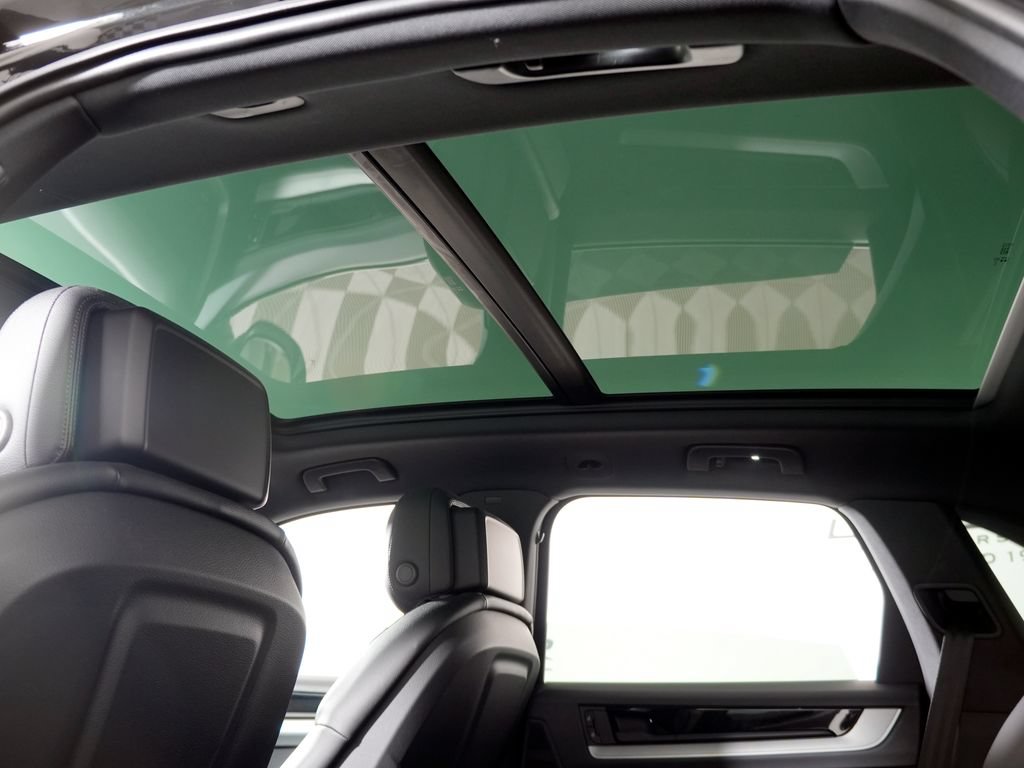 Certified 2024 Porsche Cayenne AWD/4WD image 23