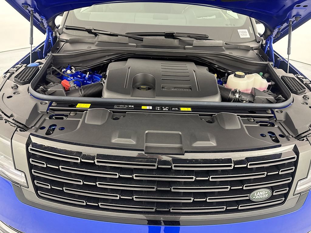 New 2026 Land Rover Range Rover Long Wheelbase SE image 30