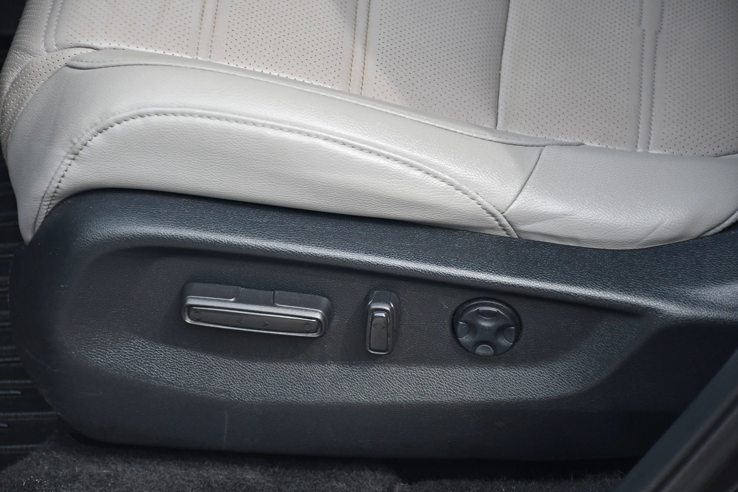 Used 2018 Honda CR-V Touring image 13