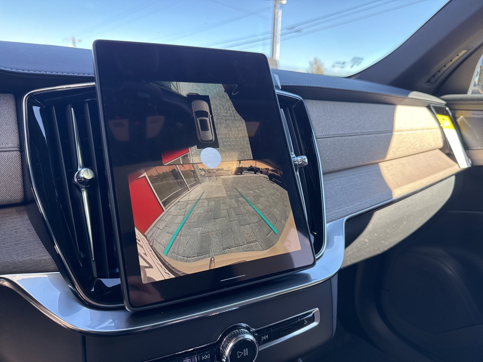 New 2026 Volvo XC90 B6 Ultra w/ Protection Package Premier image 25