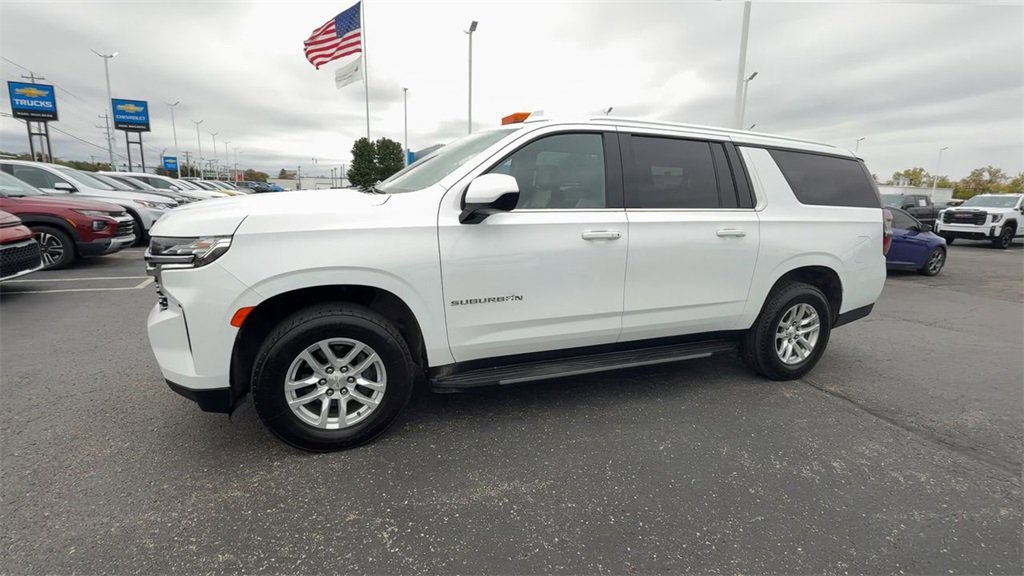 Used 2021 Chevrolet Suburban LT image 4