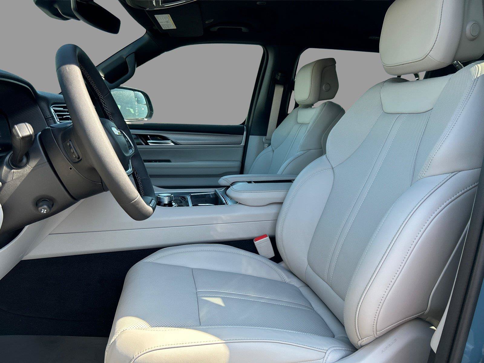 New 2026 Jeep Grand Wagoneer 2WD image 15