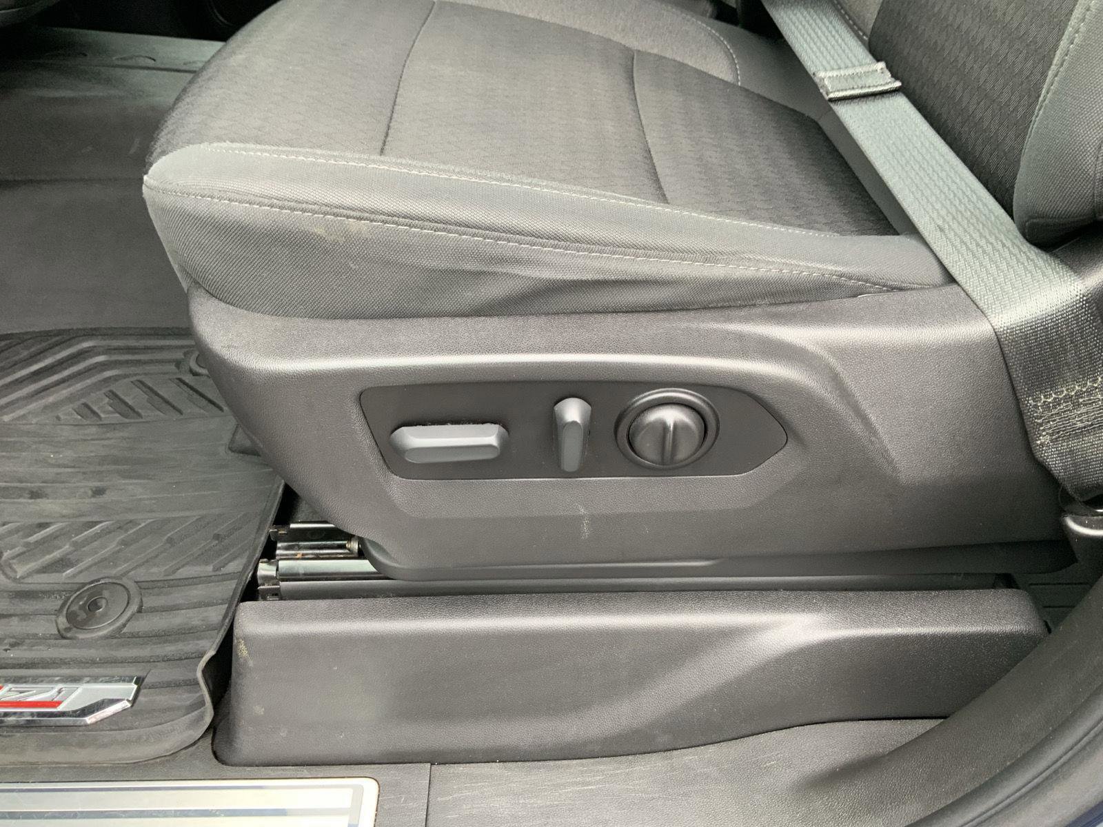 Used 2021 Chevrolet Silverado 1500 RST image 24