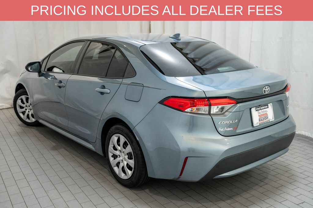 Used 2022 Toyota Corolla LE FWD image 3