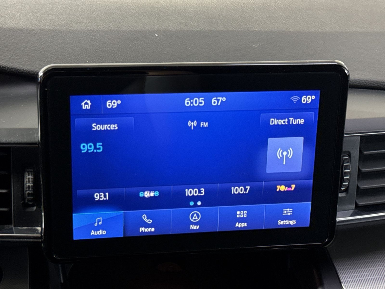Used 2020 Ford Explorer XLT w/ Equipment Group 202A AWD/4WD image 19