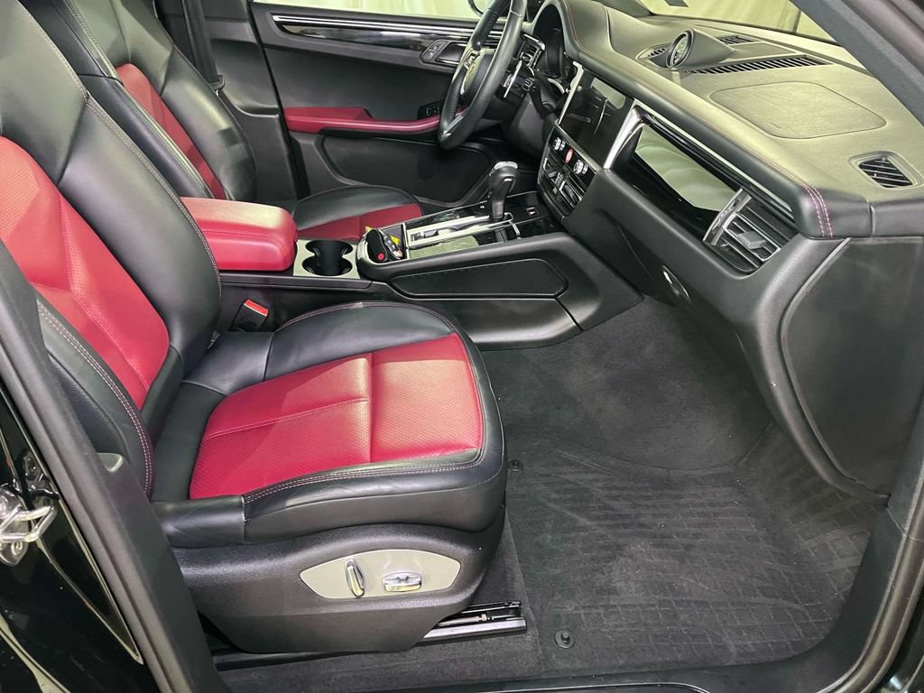 Certified 2023 Porsche Macan AWD/4WD image 23