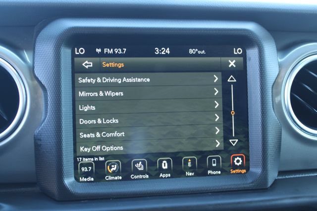 Used 2022 Jeep Wrangler Unlimited Sahara w/ Cold Weather Group AWD/4WD image 35