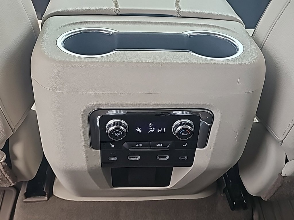 Used 2021 GMC Yukon XL Denali w/ Denali Premium Package image 19