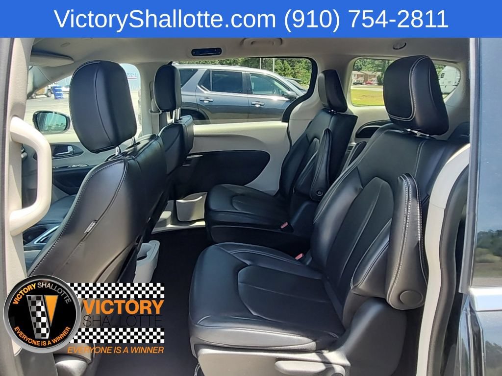 Certified 2024 Chrysler Pacifica Limited FWD image 24