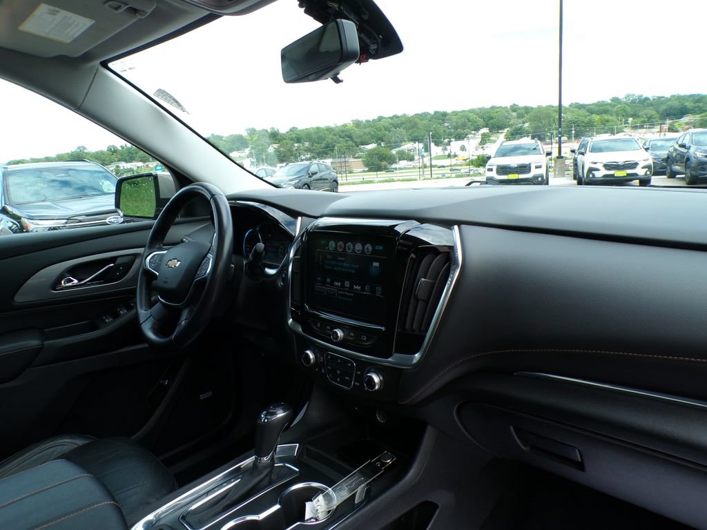 Used 2018 Chevrolet Traverse LT w/ LPO, Floor Liner Package AWD/4WD image 12