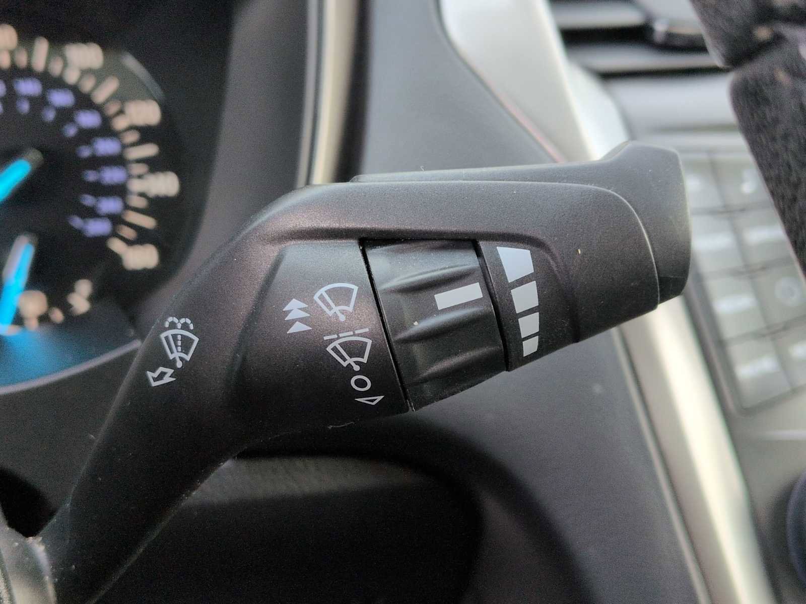 Used 2017 Ford Fusion SE image 26