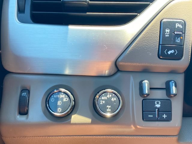 Used 2015 GMC Yukon SLT w/ HD Trailering Package AWD/4WD image 29