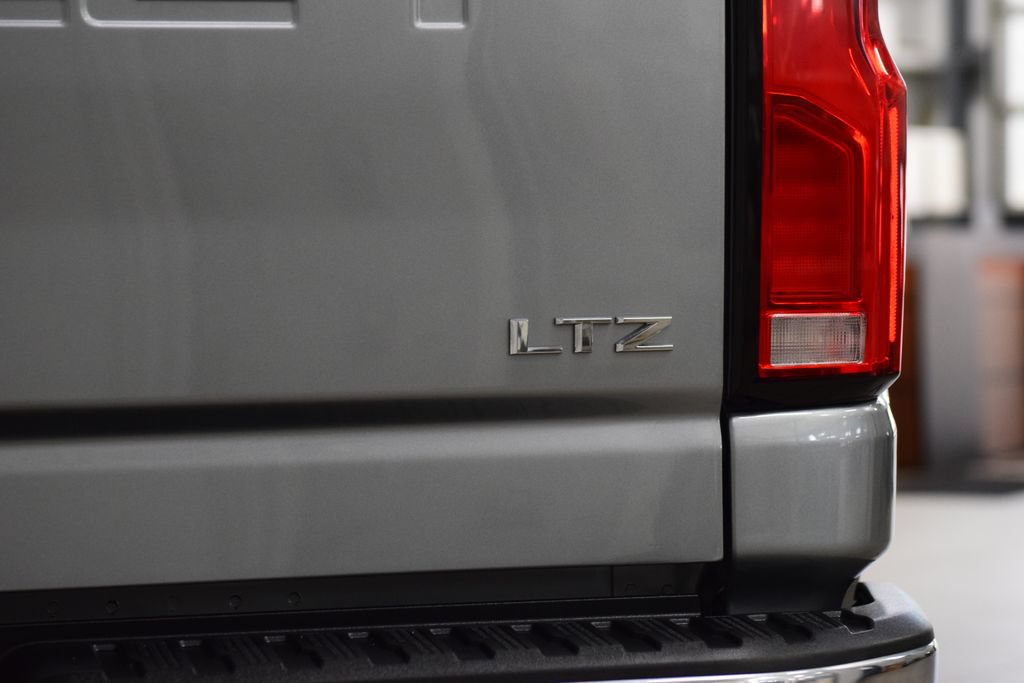 Used 2025 Chevrolet Silverado 3500 LTZ w/ LTZ Premium Package AWD/4WD image 26