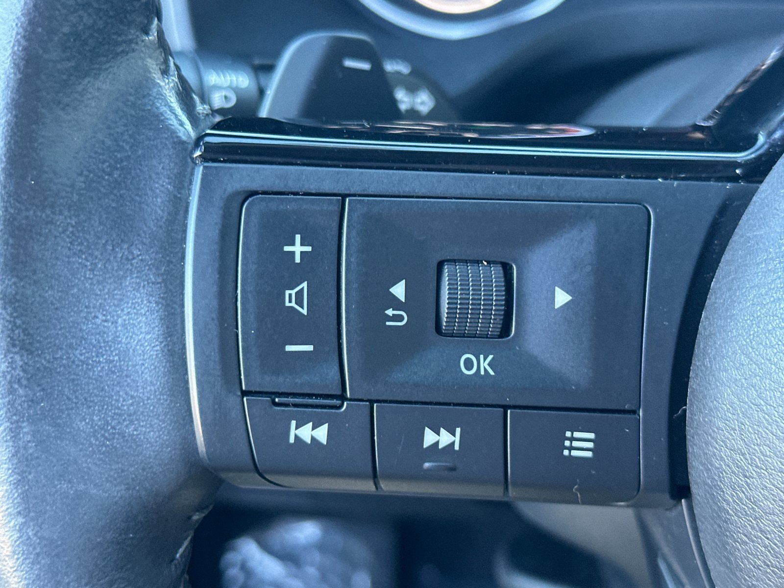 Used 2021 Nissan Rogue SL w/ Premium Package FWD image 27