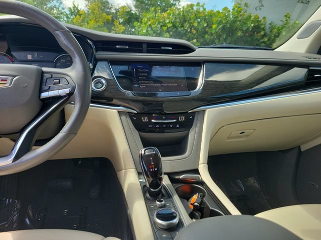 Used 2021 Cadillac XT6 Premium Luxury FWD image 19