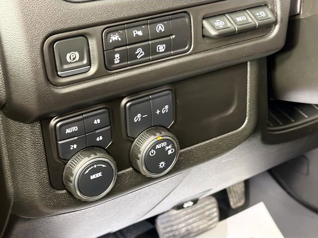 Used 2024 Chevrolet Tahoe Premier AWD/4WD image 10
