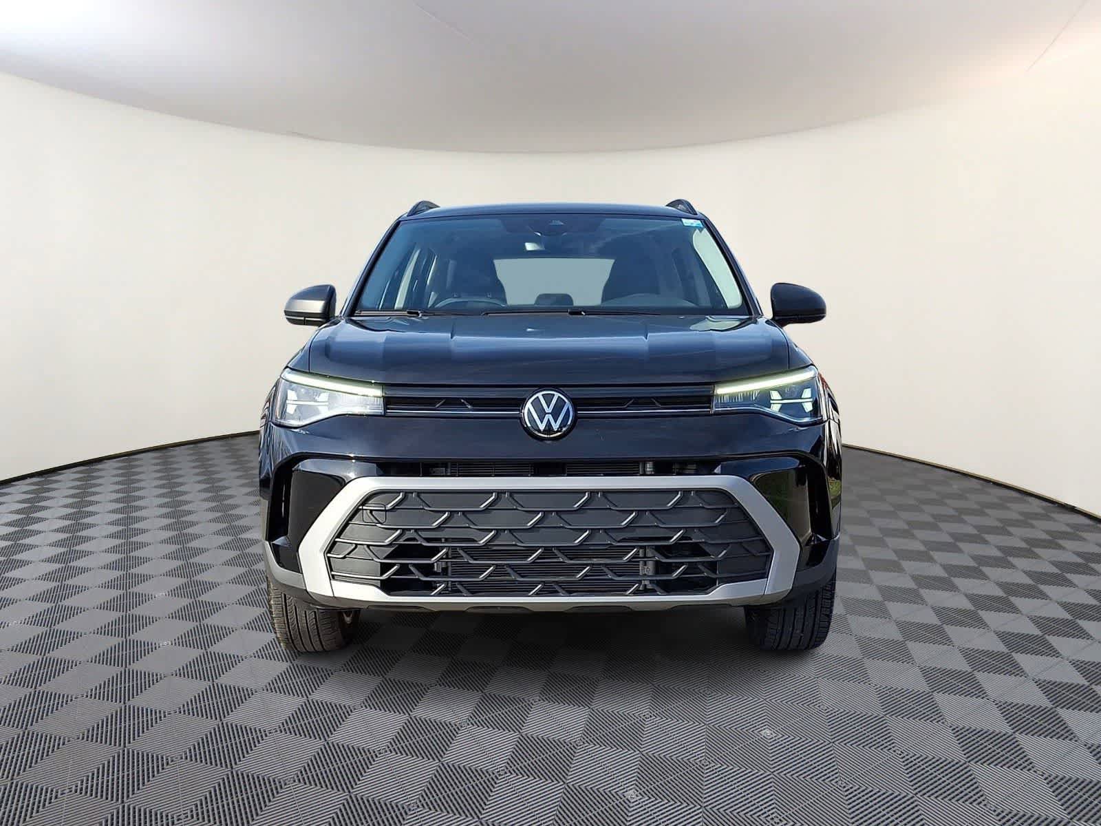 Used 2025 Volkswagen Taos S AWD/4WD image 3