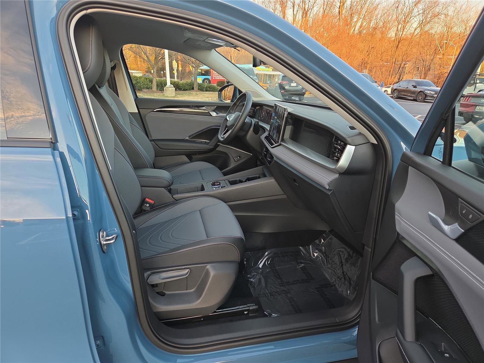 New 2026 Volkswagen Tiguan SE image 27