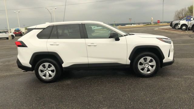 Used 2025 Toyota RAV4 LE AWD/4WD image 9