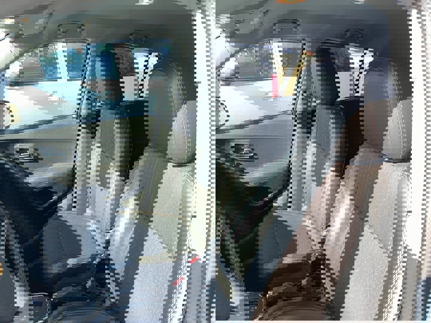 Used 2019 Chevrolet Trax LT w/ LT Convenience Package image 8