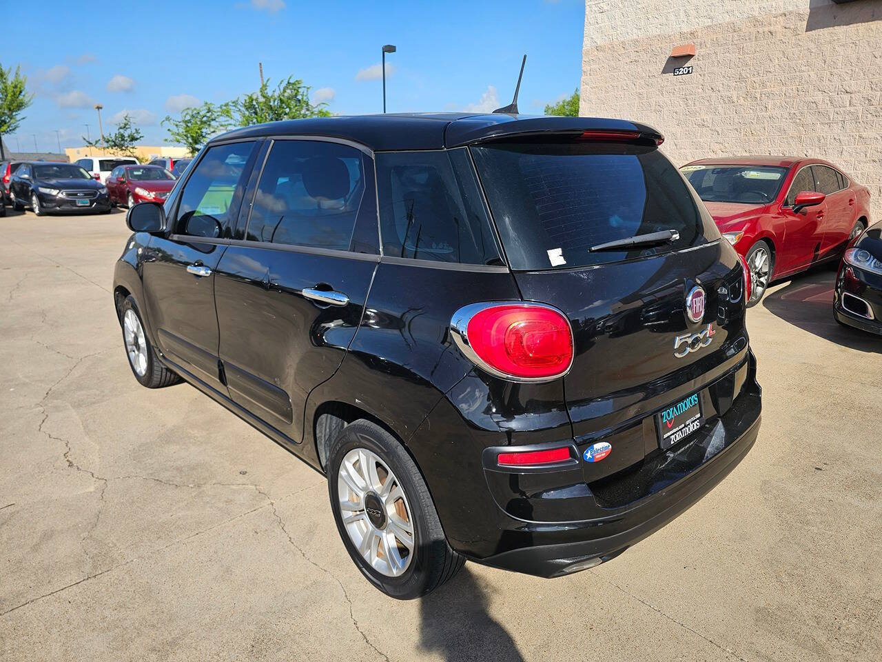 Used 2017 FIAT 500L Lounge w/ Premium Package FWD image 7